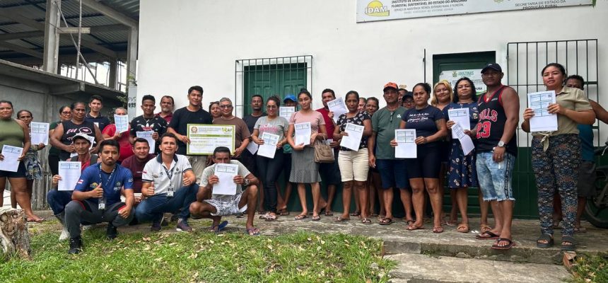 Em Japurá, durante mutirão de regularização de documentos rurais, encerrado nesta quarta-feira (22), foram realizadas 67 inscrições no Cadastro Nacional da Agricultura Familiar (CAF) e a elaboração de um CAF Jurídico. À frente da atividade, que iniciou na terça-feira (21), esteve o Instituto de Desenvolvimento Agropecuário e Florestal Sustentável do Estado do Amazonas (Idam), por meio da Unidade Local (UnLoc) Idam/Japurá.