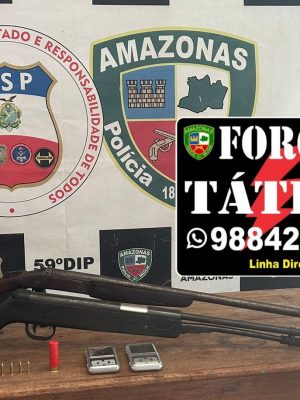 A Polícia Militar do Amazonas (PMAM), por meio da Força Tática, apreendeu, nesta quarta-feira (22), um rifle, uma espingarda, cinco munições e aproximadamente 400 gramas de maconha do tipo “skunk”. A ação ocorreu no município de Japurá (a 744 quilômetros de Manaus), durante a operação Fronteira Mais Segura/Protetor das Fronteiras, coordenada pela Secretaria de Segurança Pública do Amazonas (SSP-AM).