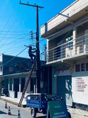 A Unidade Gestora de Projetos Especiais (UGPE), órgão da Secretaria de Estado de Desenvolvimento Urbano e Metropolitano (Sedurb), está modernizando o sistema de iluminação pública da sede de Jutaí e Japurá (a 51 e 744 quilômetros de Manaus, respectivamente). Por meio do Programa Ilumina+ Amazonas, serão implantados, no total, 1.849 pontos de LED nos dois municípios.